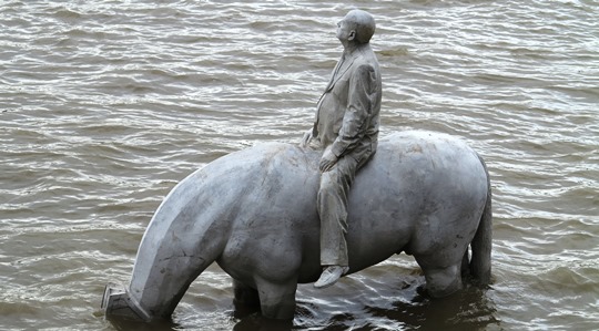 IMG_3934 - Thames sculpture