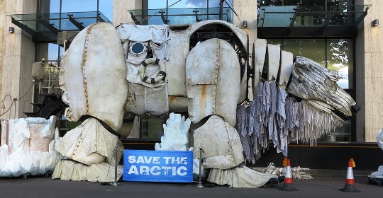 IMG_3943 - Greenpeace polar bear - Shell - 540