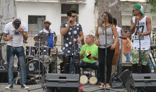IMG_6425 - band in park square, Havana - 540
