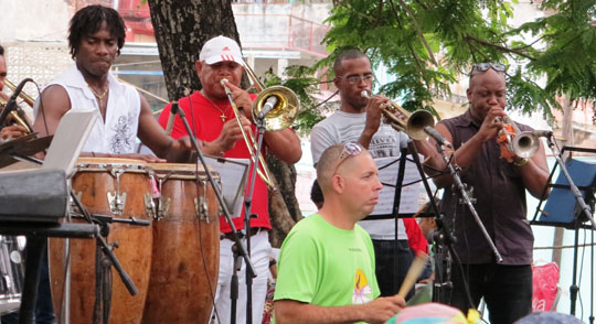 IMG_6435 - band in park square, Havana - 540