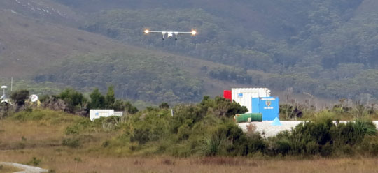 IMG_6920 - Islander landing at Melaleuca - 540