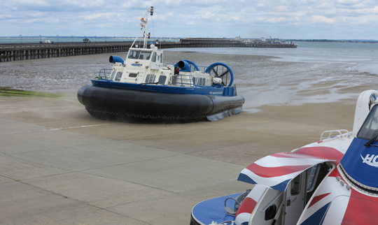 IMG_7259 - old & new hovercraft, Ryde Pier - 540