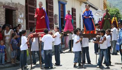 Schoolchildrens religious parade